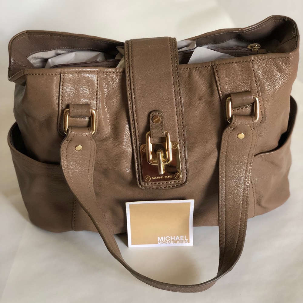 Michael Kors light brown shoulder bag
